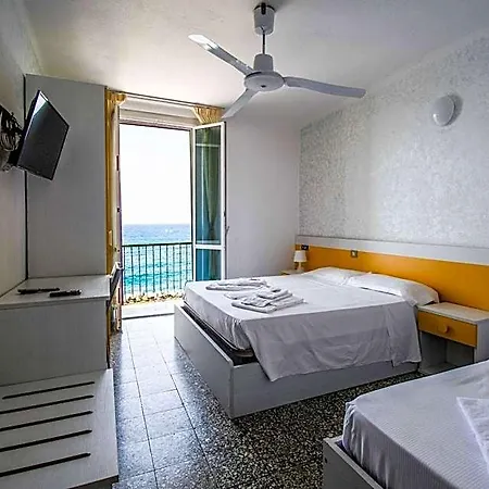 Hotel San Pietro Chiavari 2*